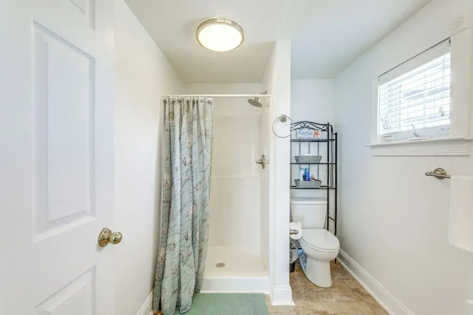 Steps to Shore: Newly Renovated Dewey Beach Home!