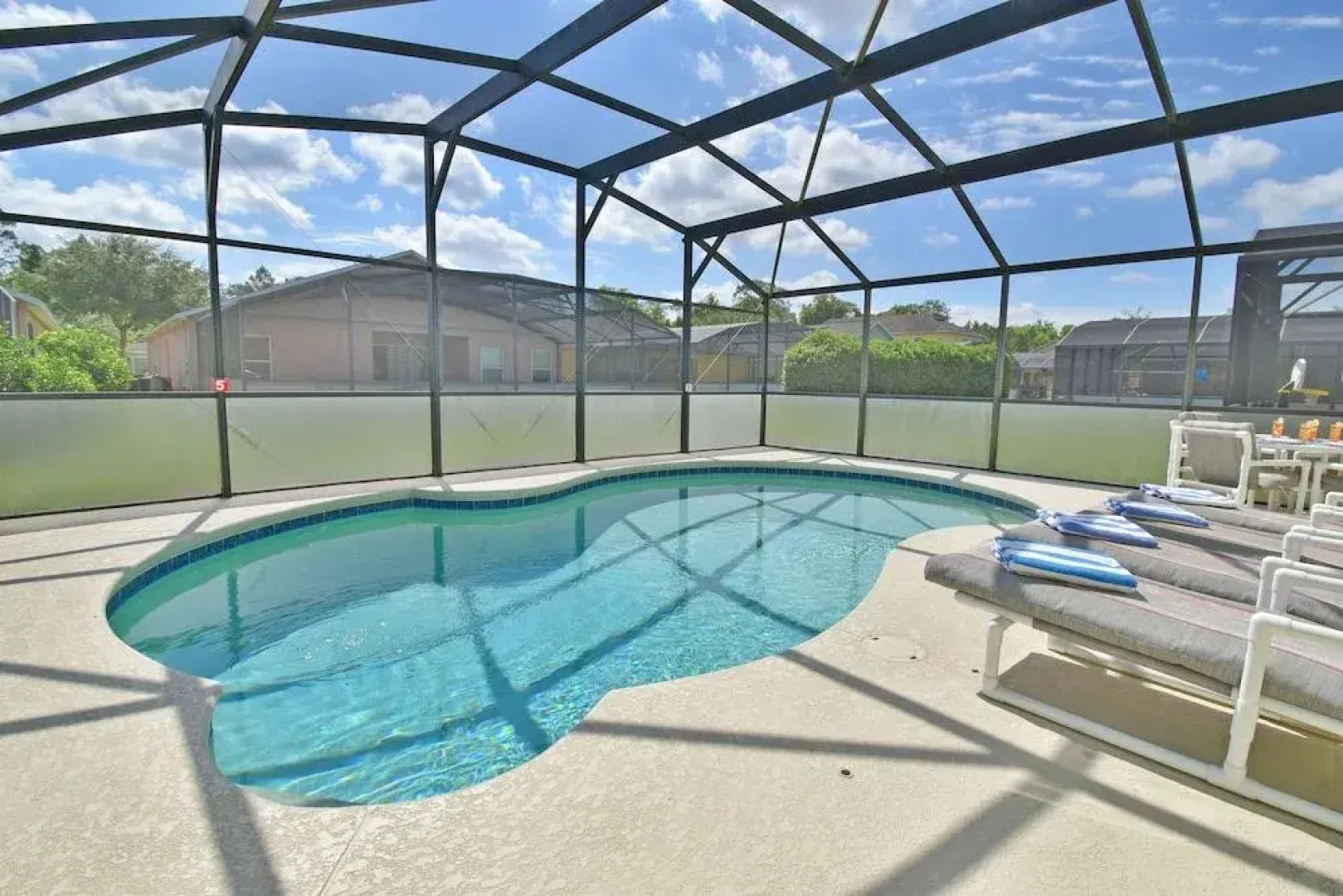 320EP Sandy Shores 3 Br villa by RedAwning