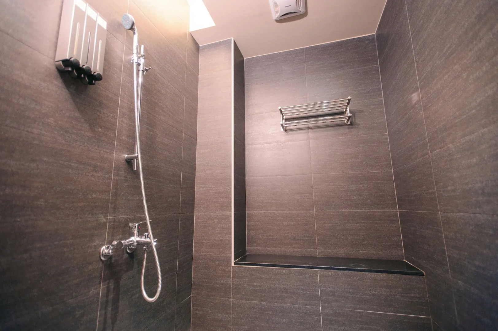 Kiwi Express Hotel - Taichung Station Branch II