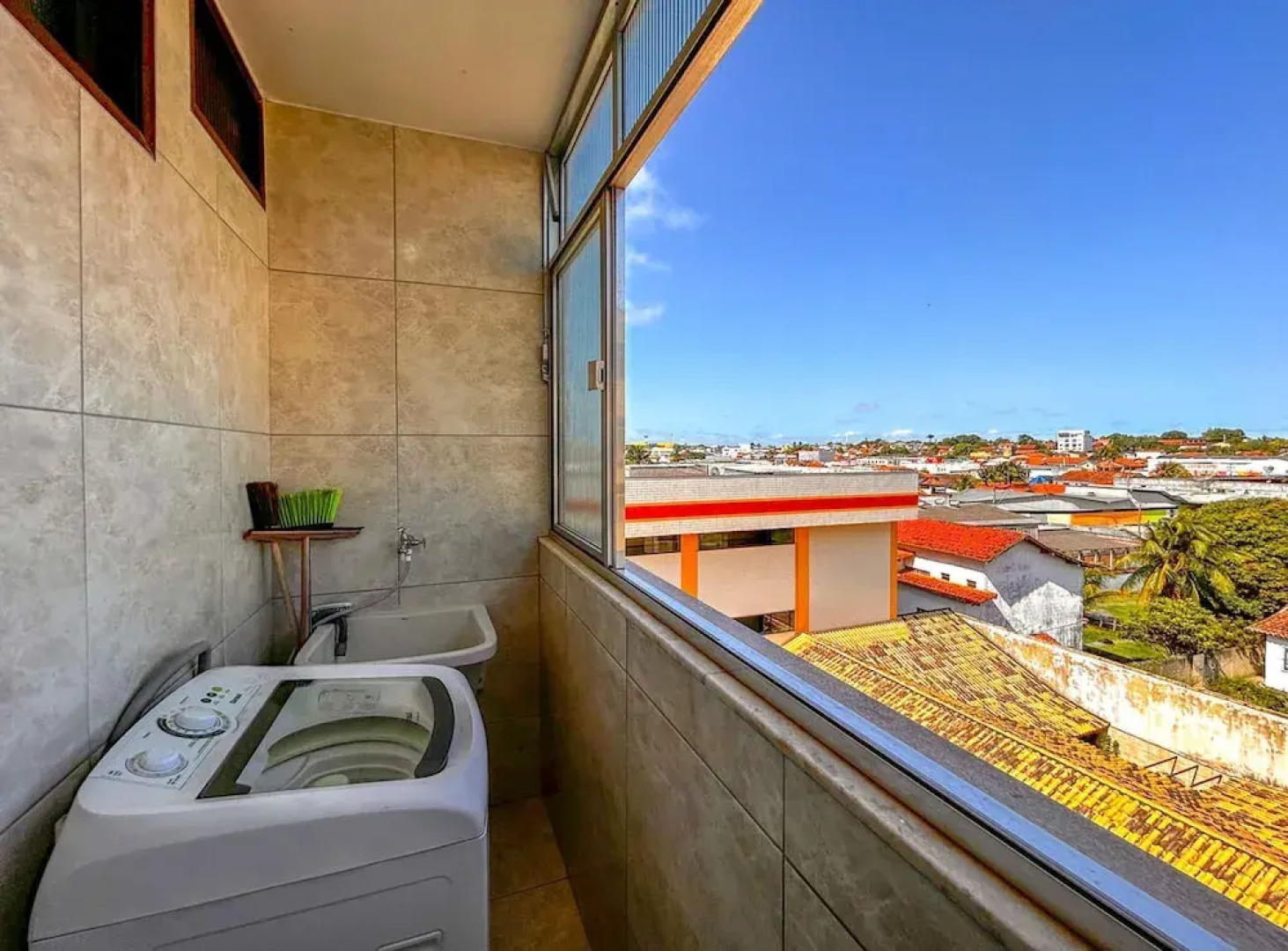 Apto a 210m da Praia da Pontinha em Araruama RJ