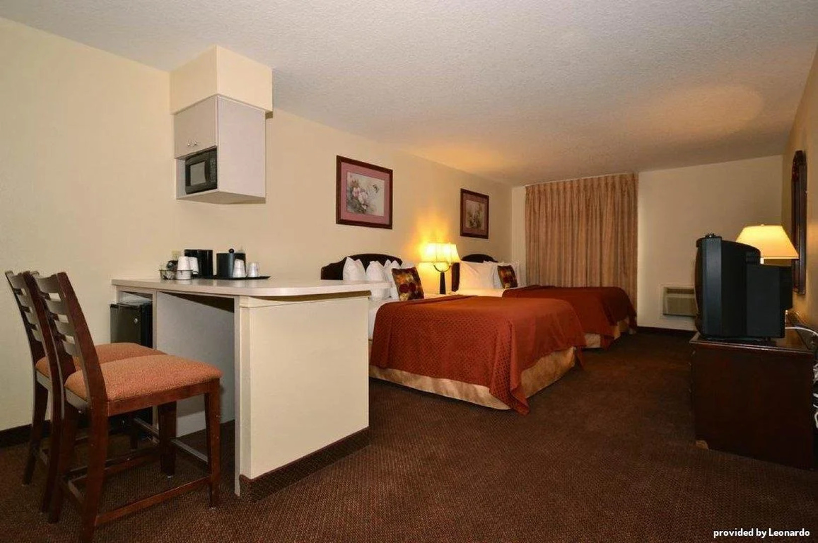 SureStay Plus by Best Western San Antonio Fiesta Inn