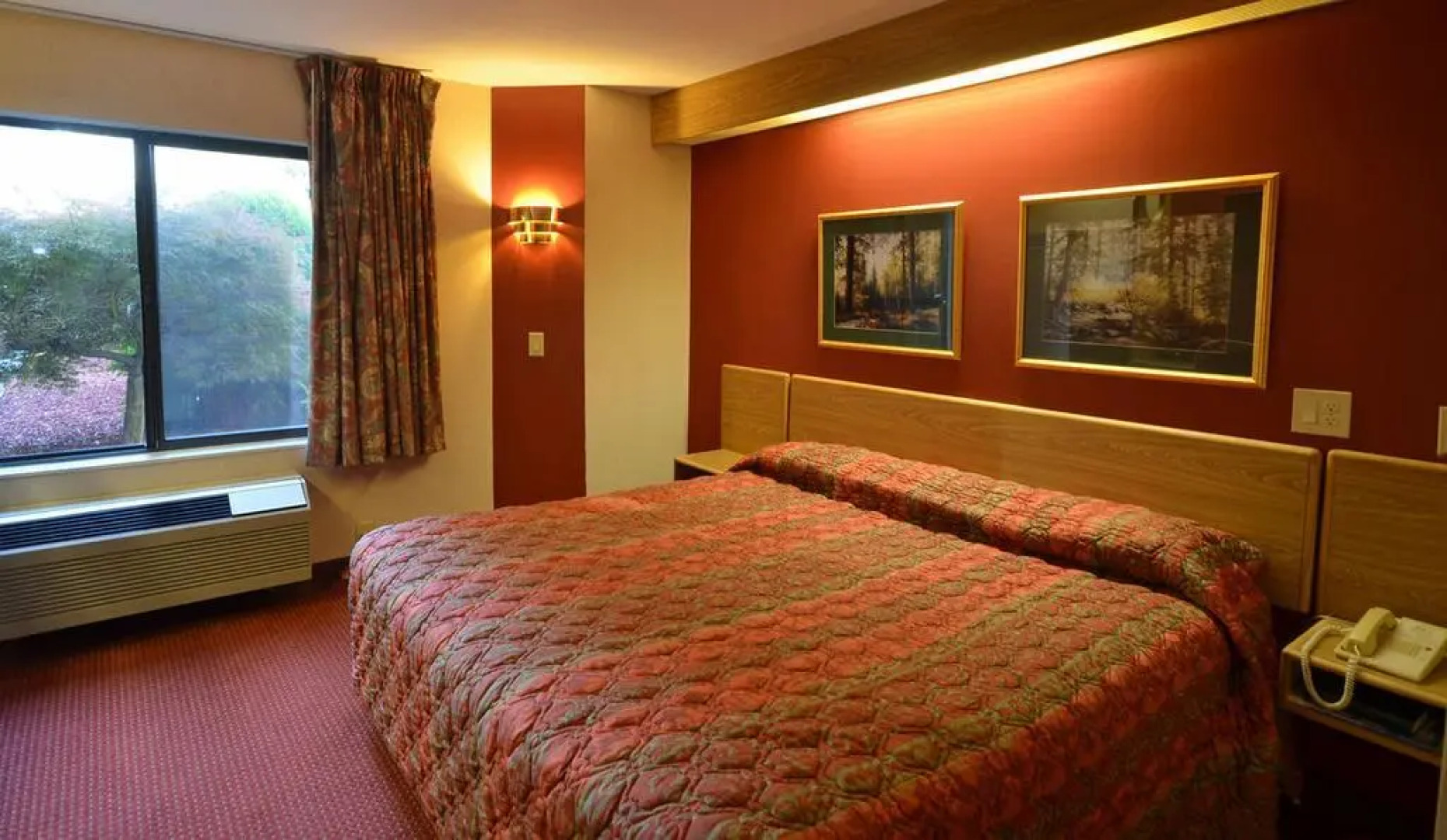 Smoky Mountains Inn & Suites - Cherokee