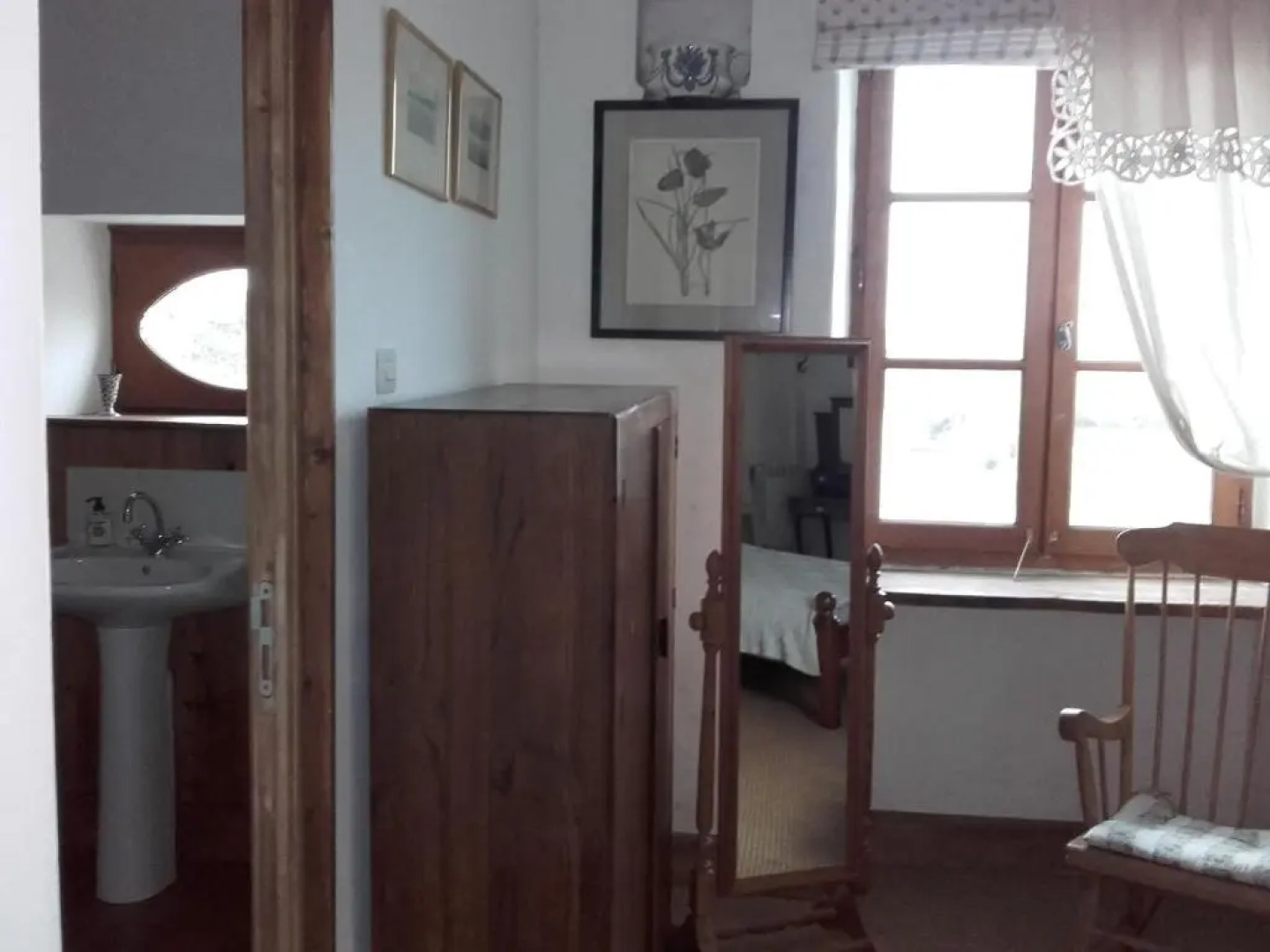 Gîte La Roche-Neuville, 6 pièces, 14 personnes - FR-1-600-148