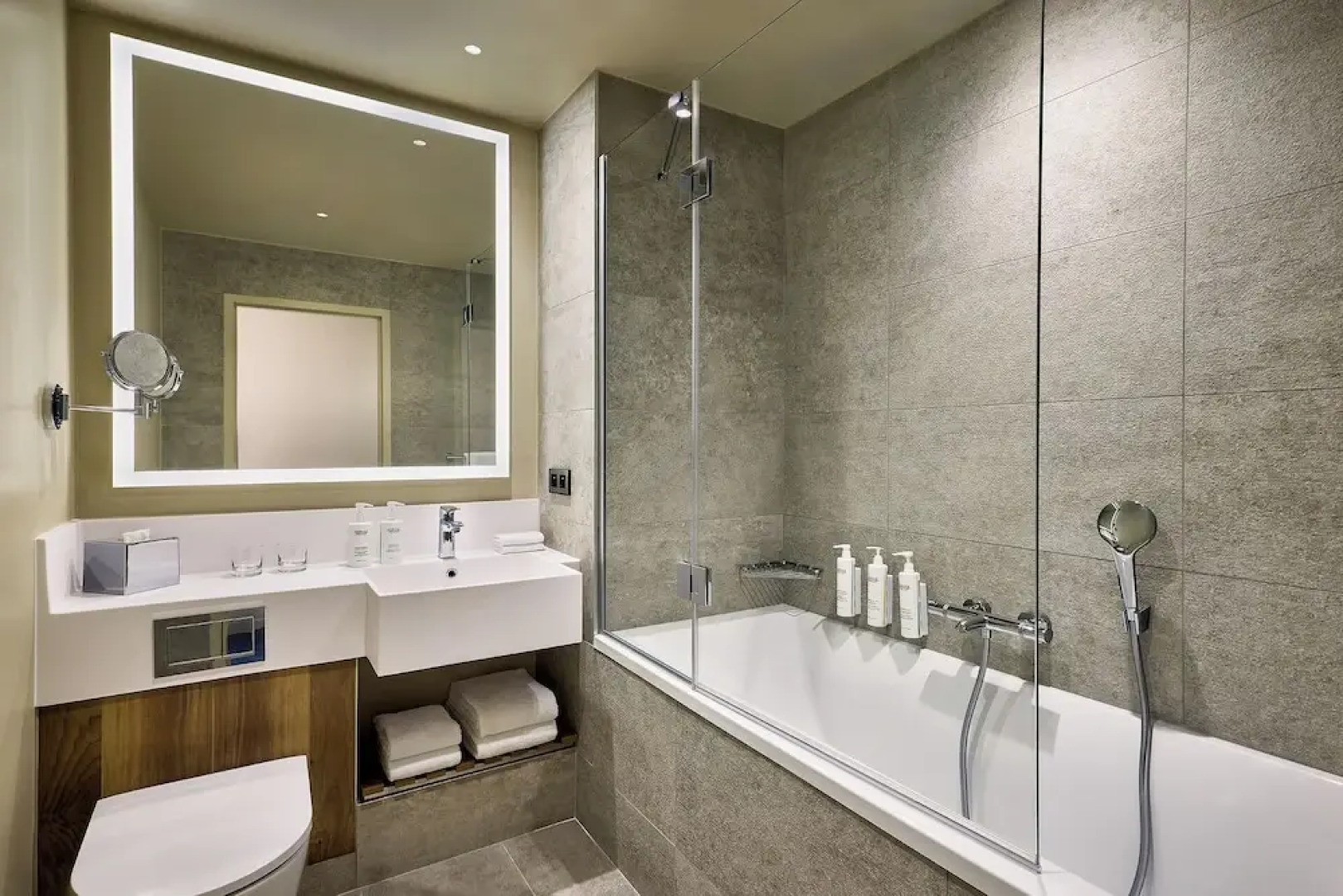 Courtyard Lyon Eurexpo Stadium