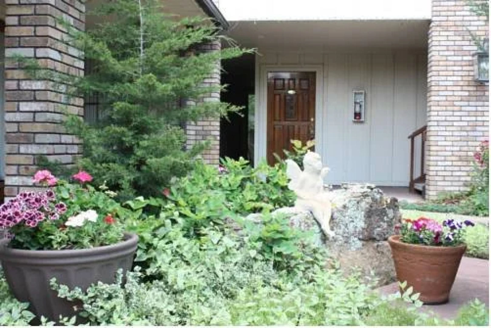 Lookout Inn GuestHouse and Suites