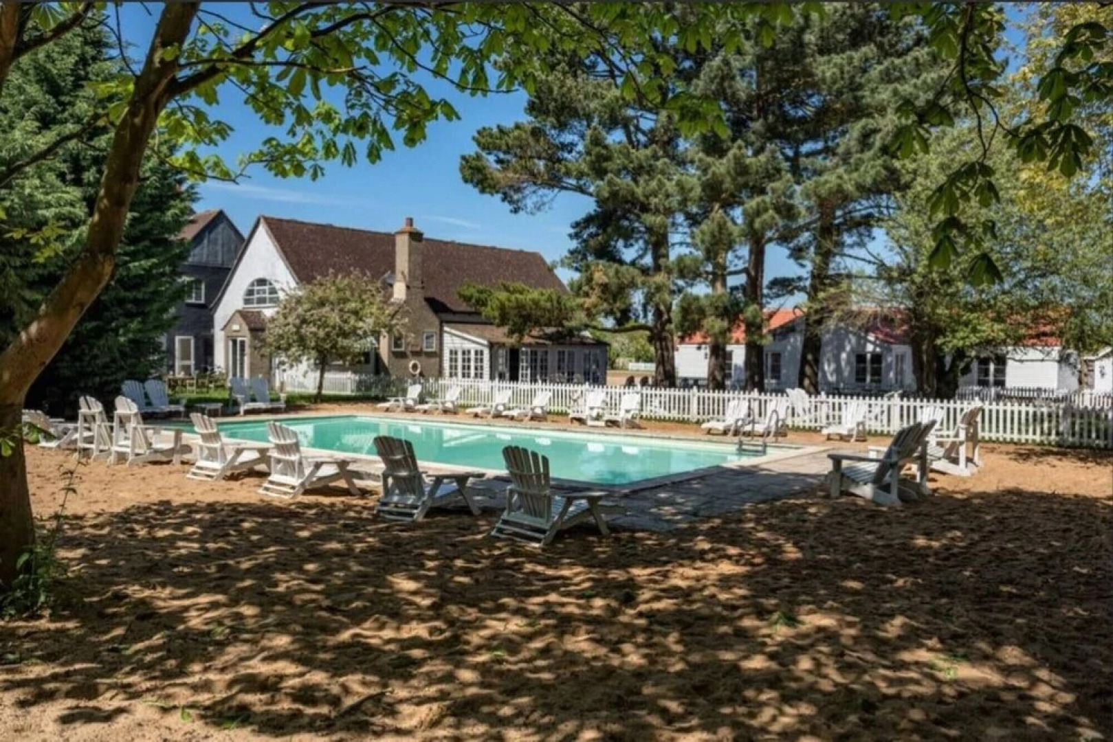 Cherry Blossom / 2-bed Home on Osea Island, Essex