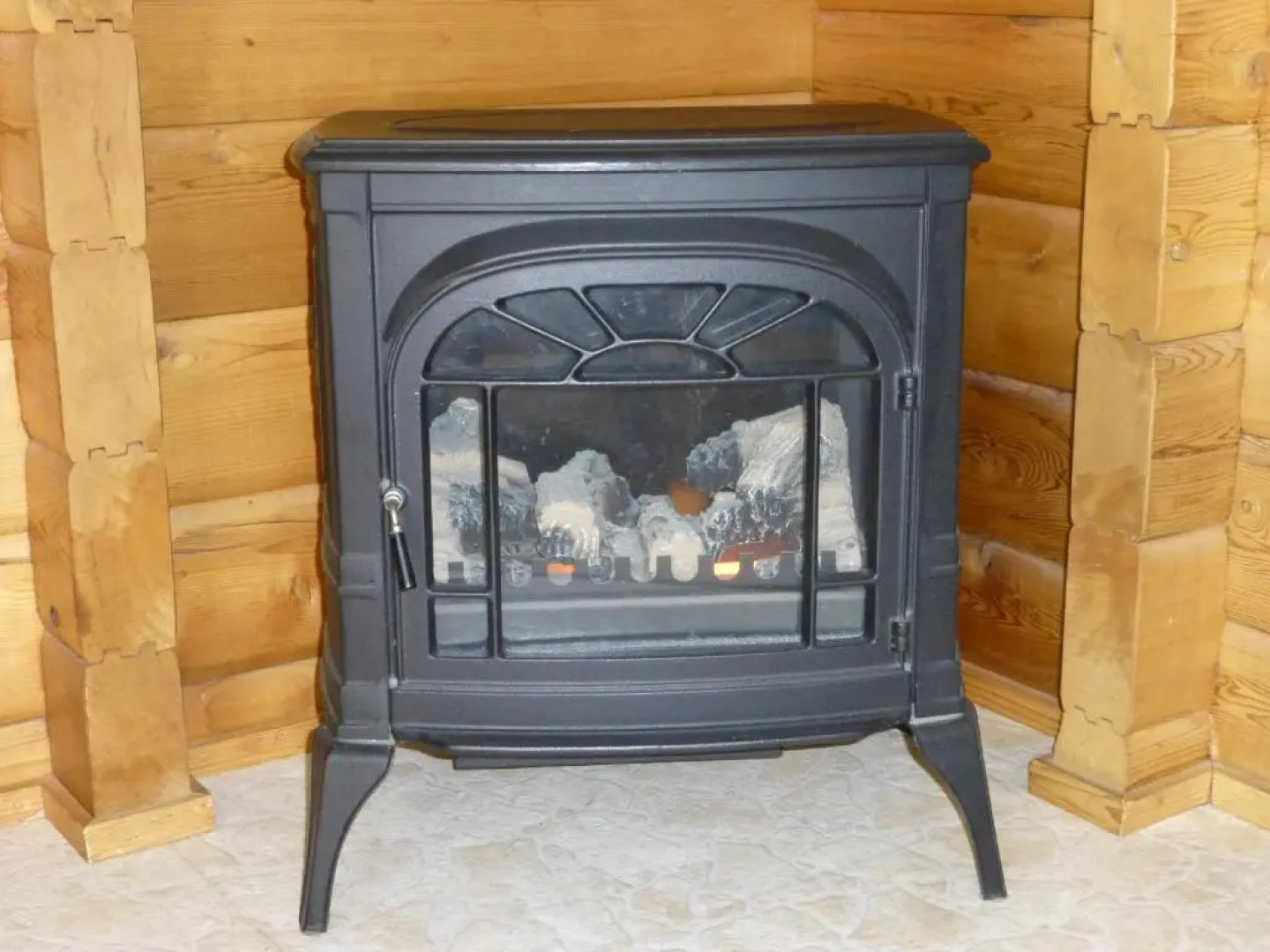 Mica Mountain Lodge & Log Cabins