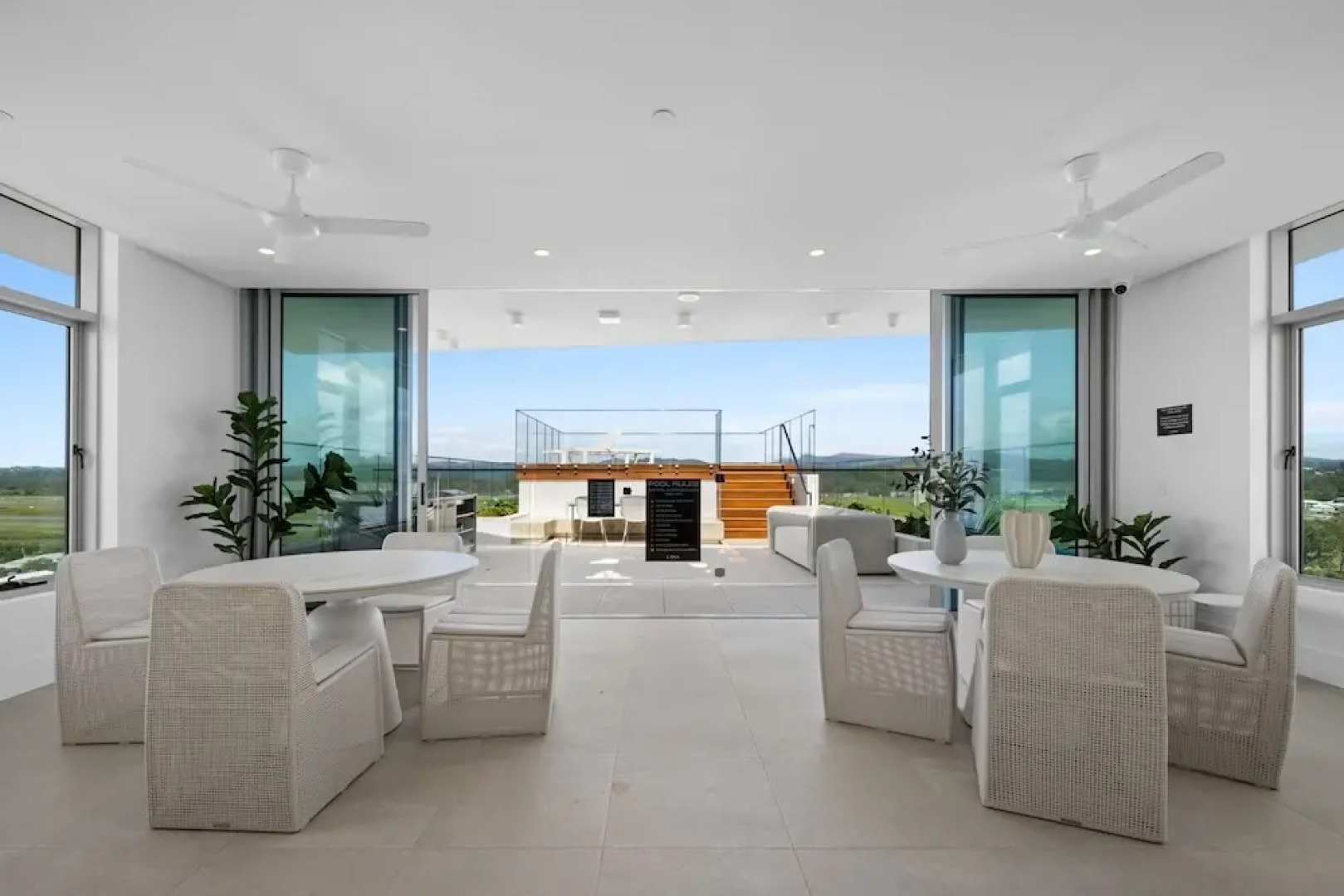 Bilinga Beachfront Luxury at Lana