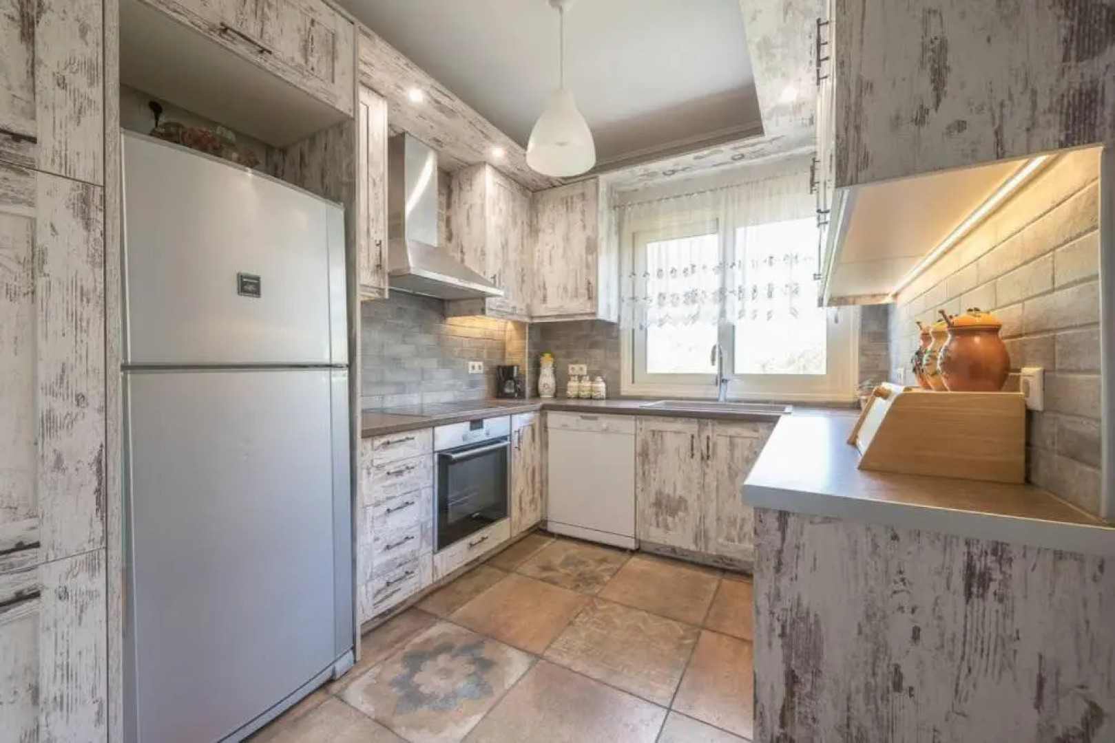 Seaside 2BR apartment in Varkiza 2mins walk from beach