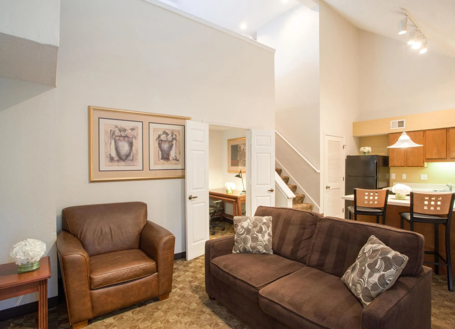 Cloverleaf Suites Kansas City - Overland Park