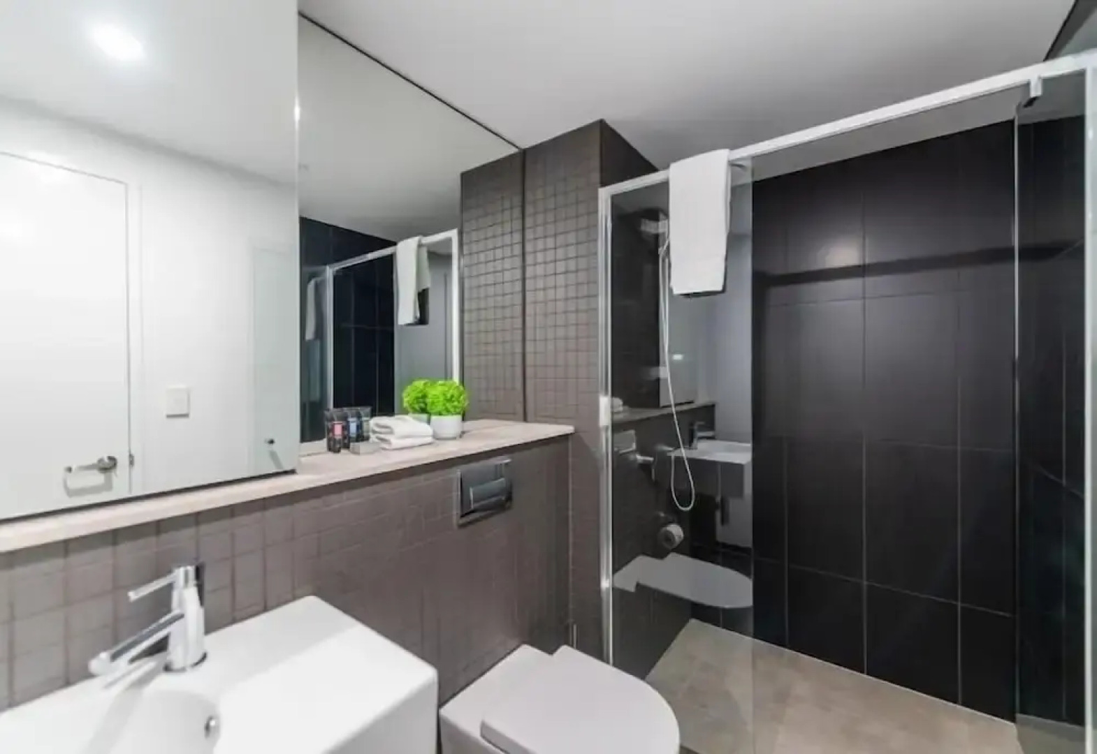 Accommodate Canberra Midnight Apartments