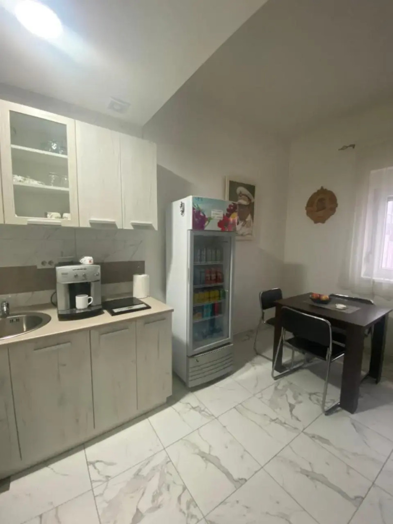 Plavi restoran, Loznica