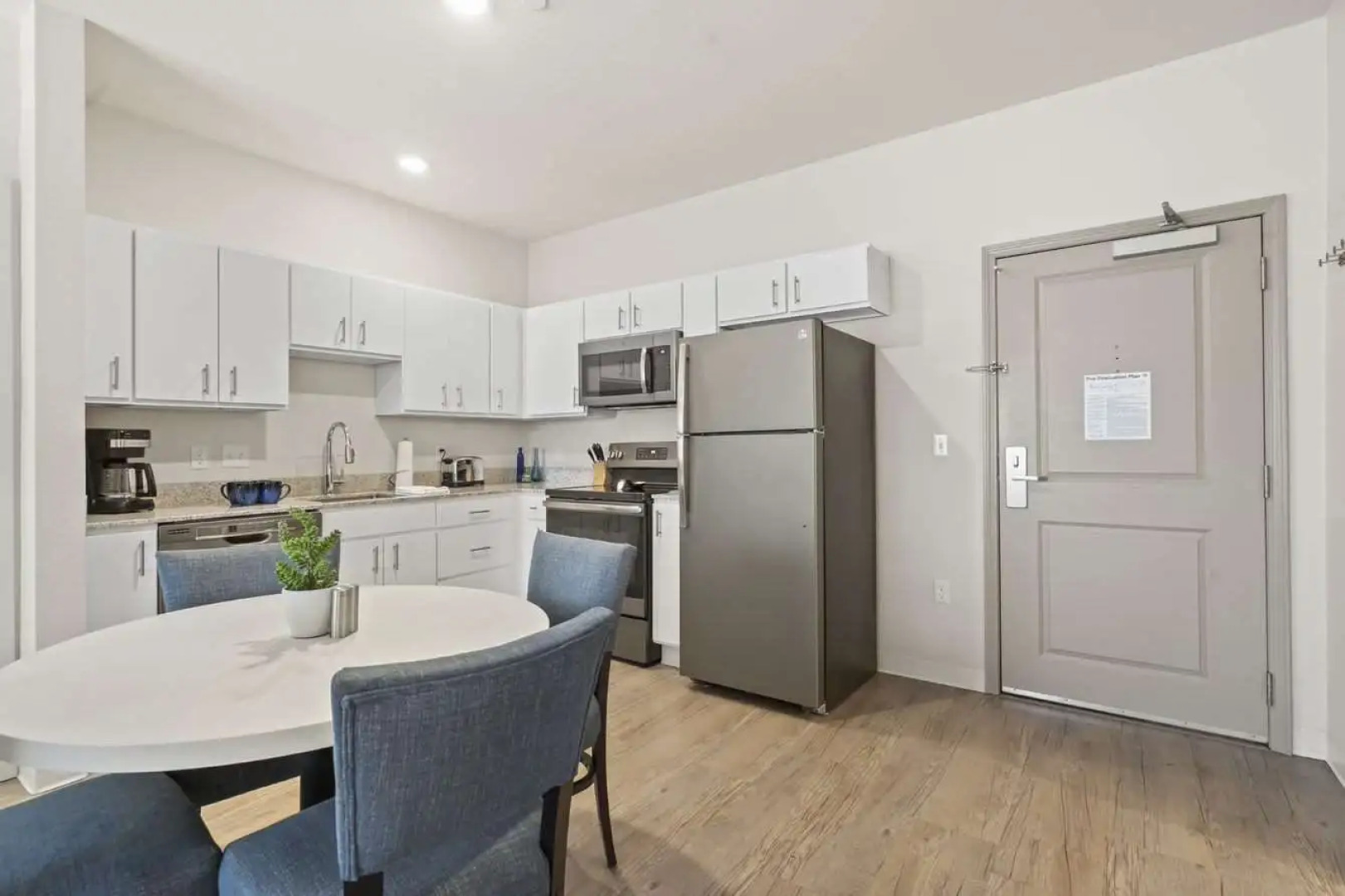 WaterWalk Extended Stay by Wyndham Kansas City - Overland Pk