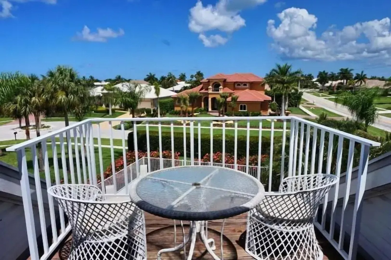 KEN407 5 Bedroom Holiday Home by Marco Naples Vacation Homes