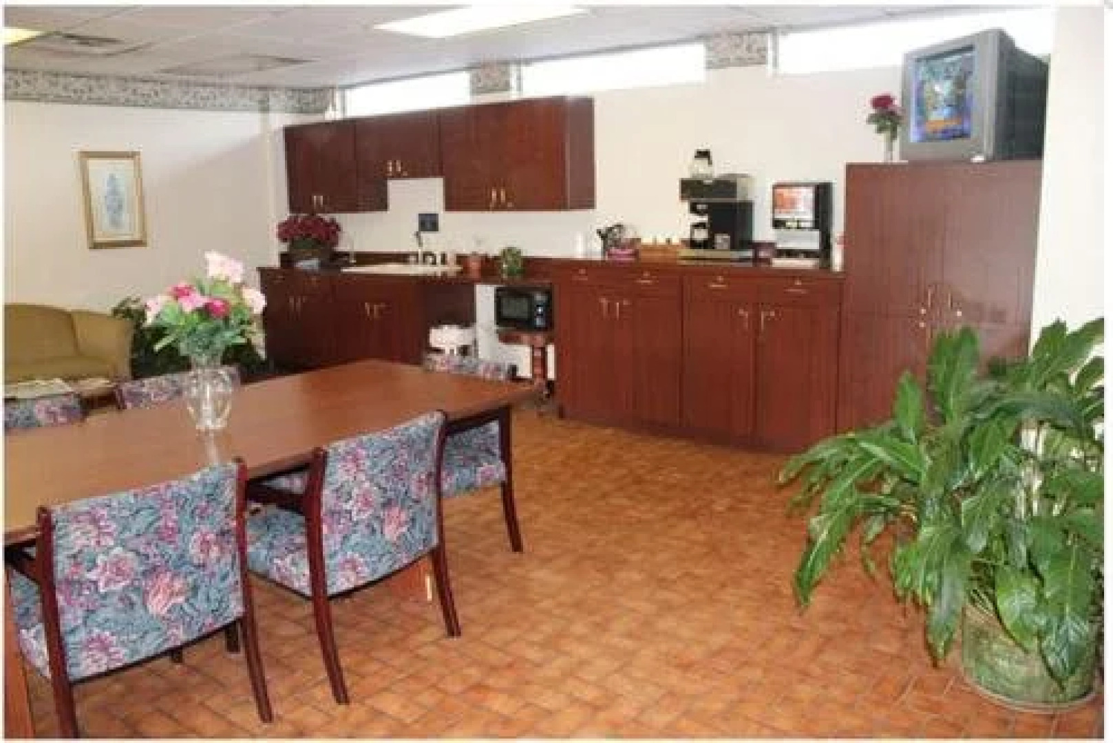 Studio 9 Inn & Suites