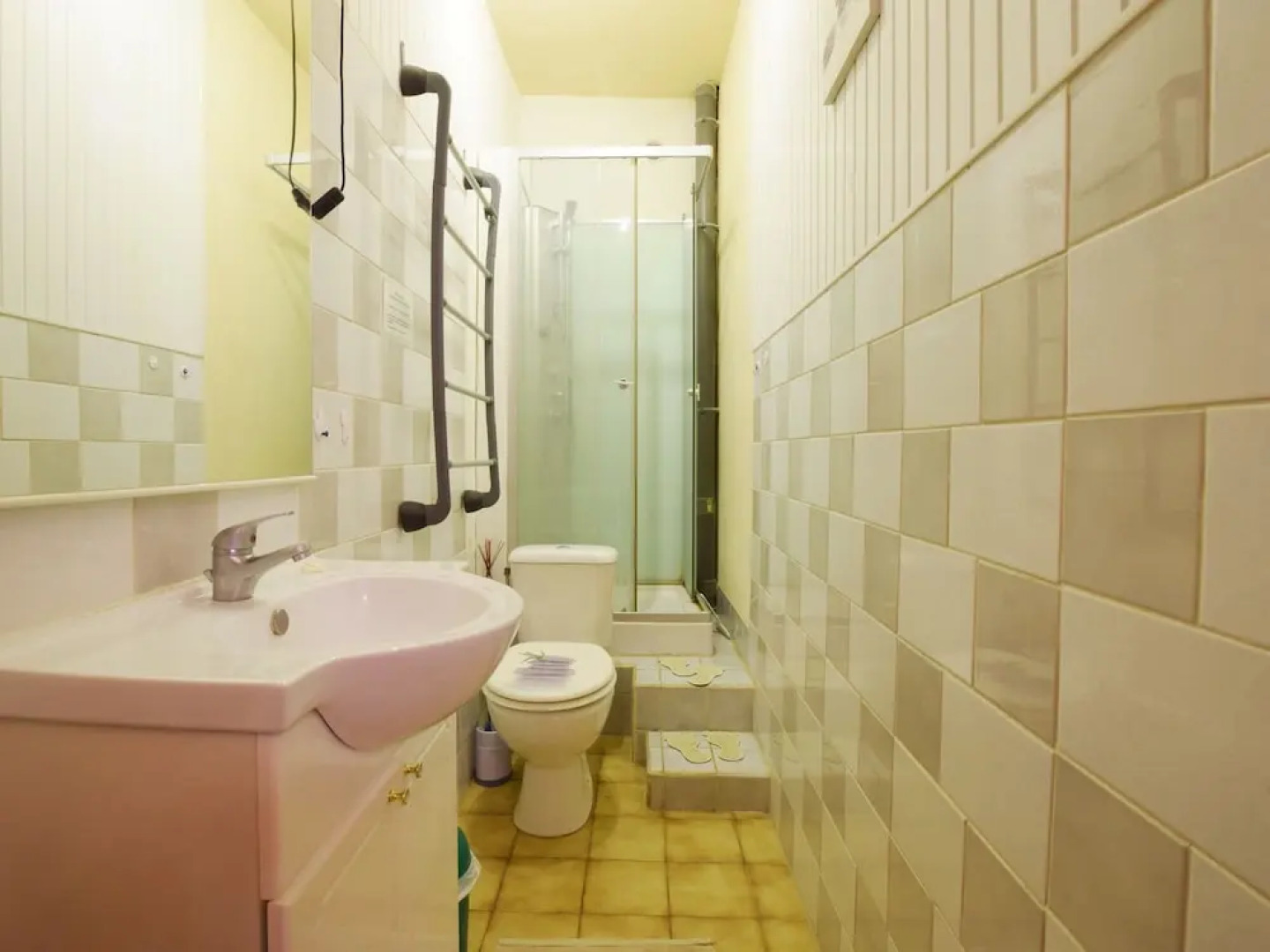 Vintage Holiday Home in Lanas With Swimming Pool