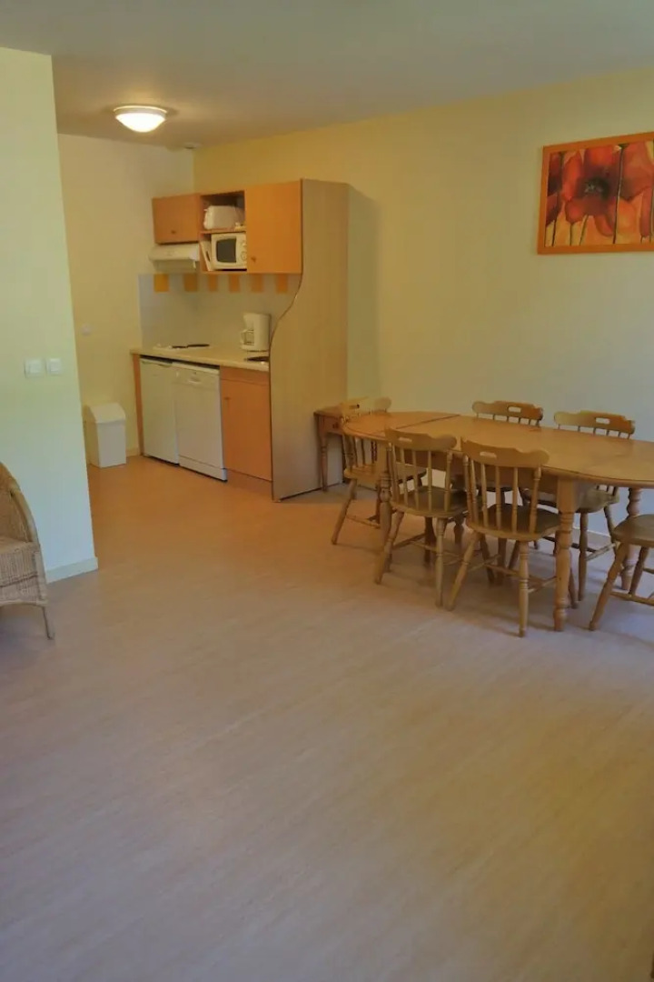 Logement n209 6pers face aux Thermes