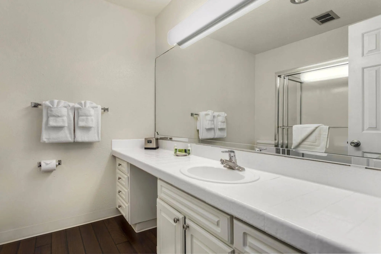 Oakwood At Eaves Mountain View