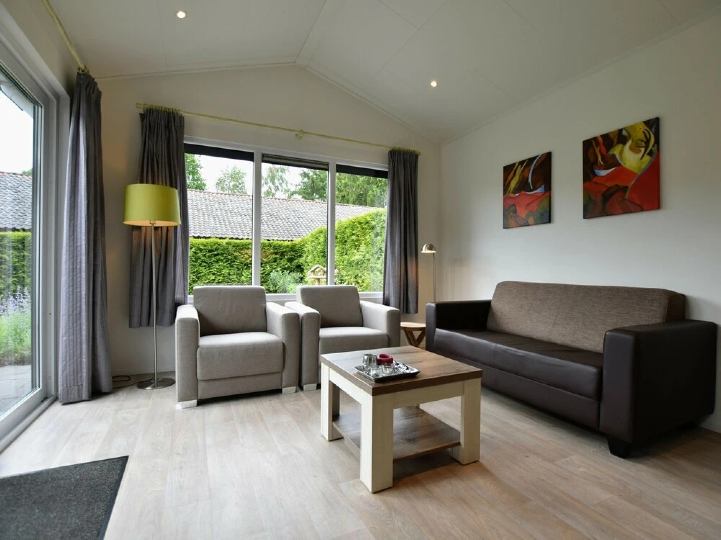 Spacious Chalet in Wolfheze with Garden