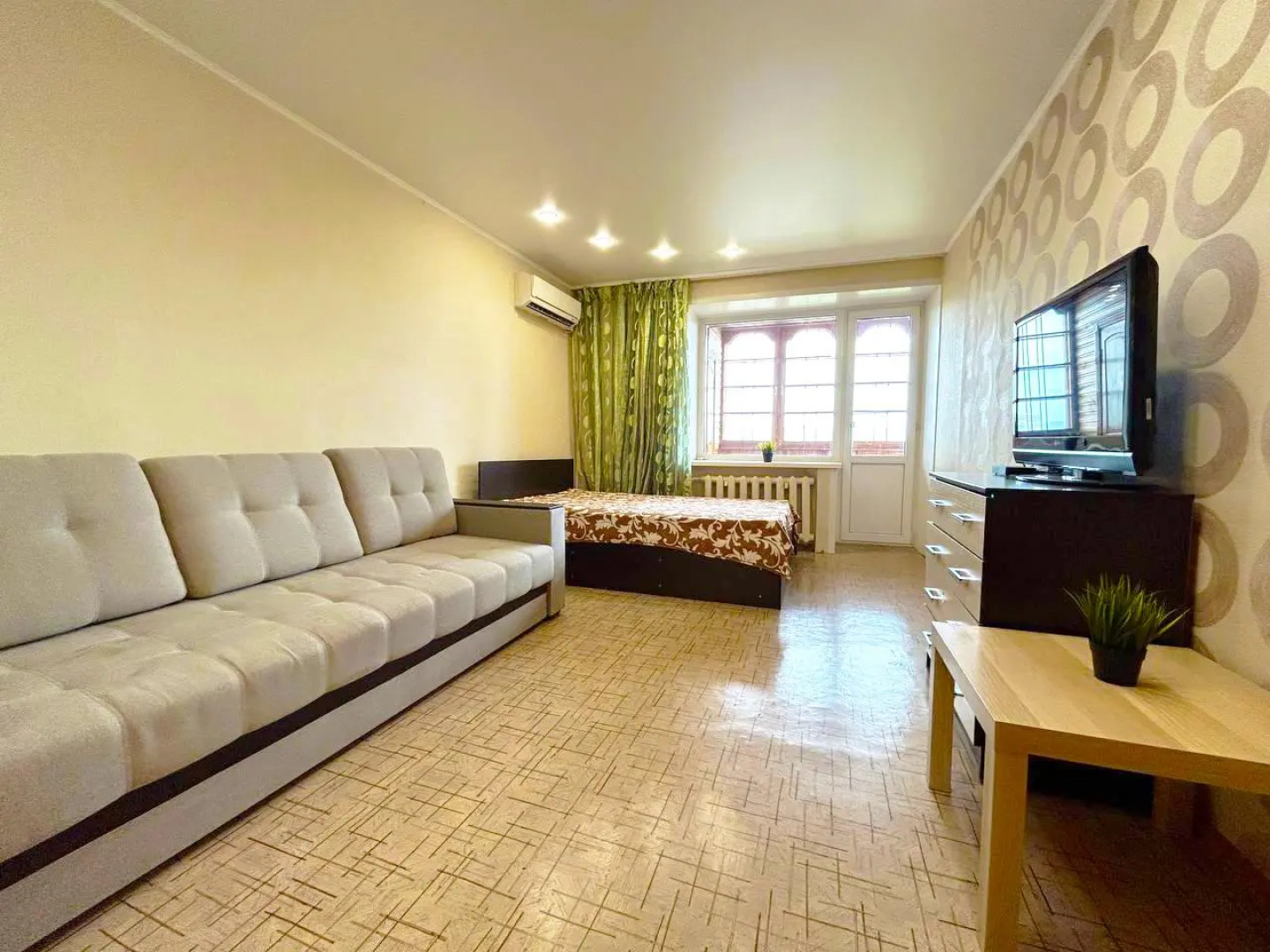 Niki Rent на Факел Социализма 18