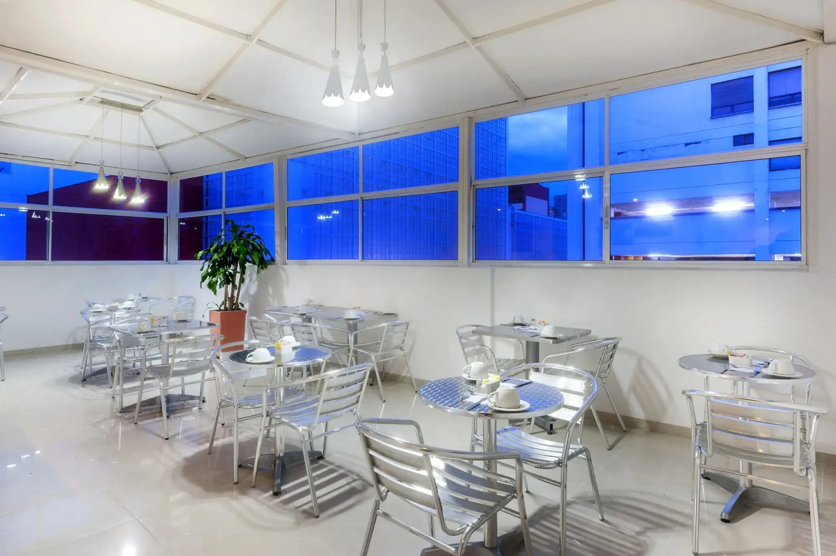 Basic Hotel Centenario by Hoteles MS