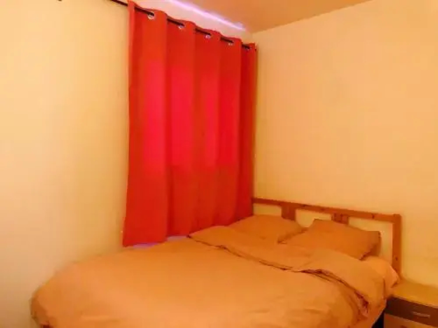 A Simple Bedroom In A Shared Apartment 20 Min To Paris Center