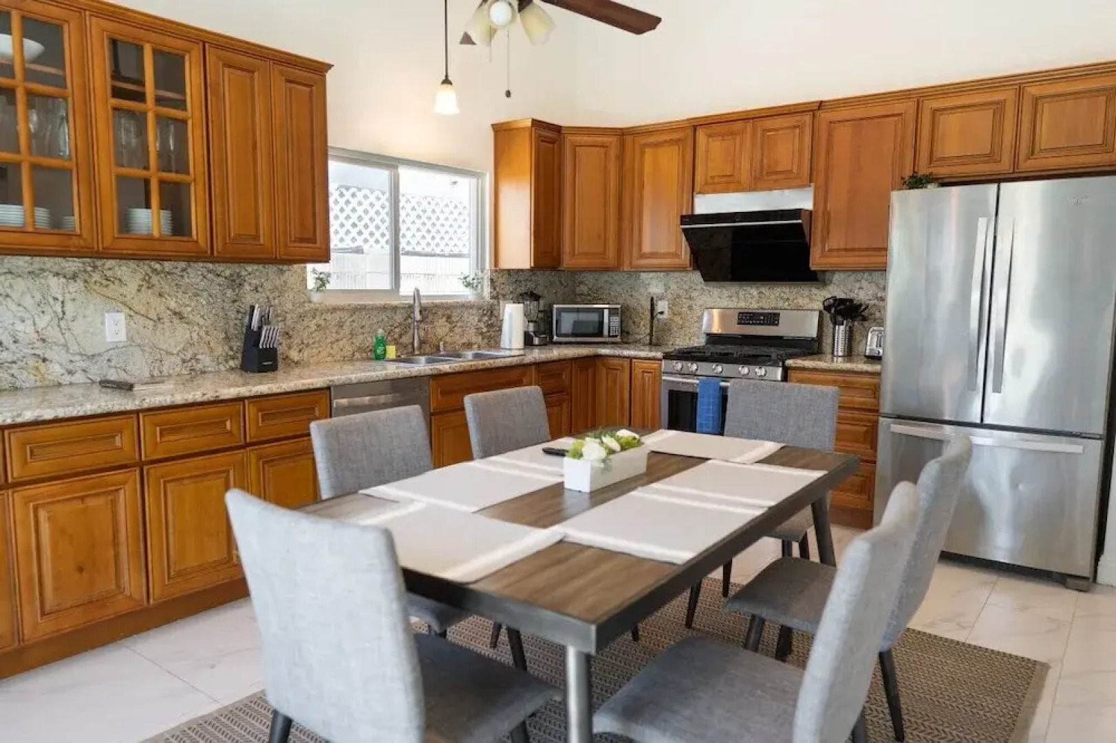 Spacious 4-bedroom Home With Large Yard AND Garage Near Knott S Berry Farm p67