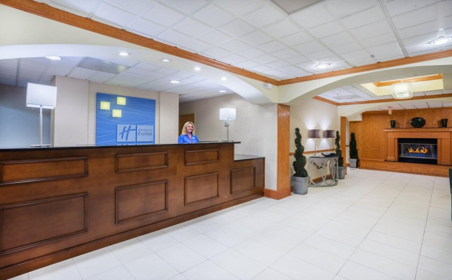 Holiday Inn Express Hotel & Suites Woodbridge by IHG
