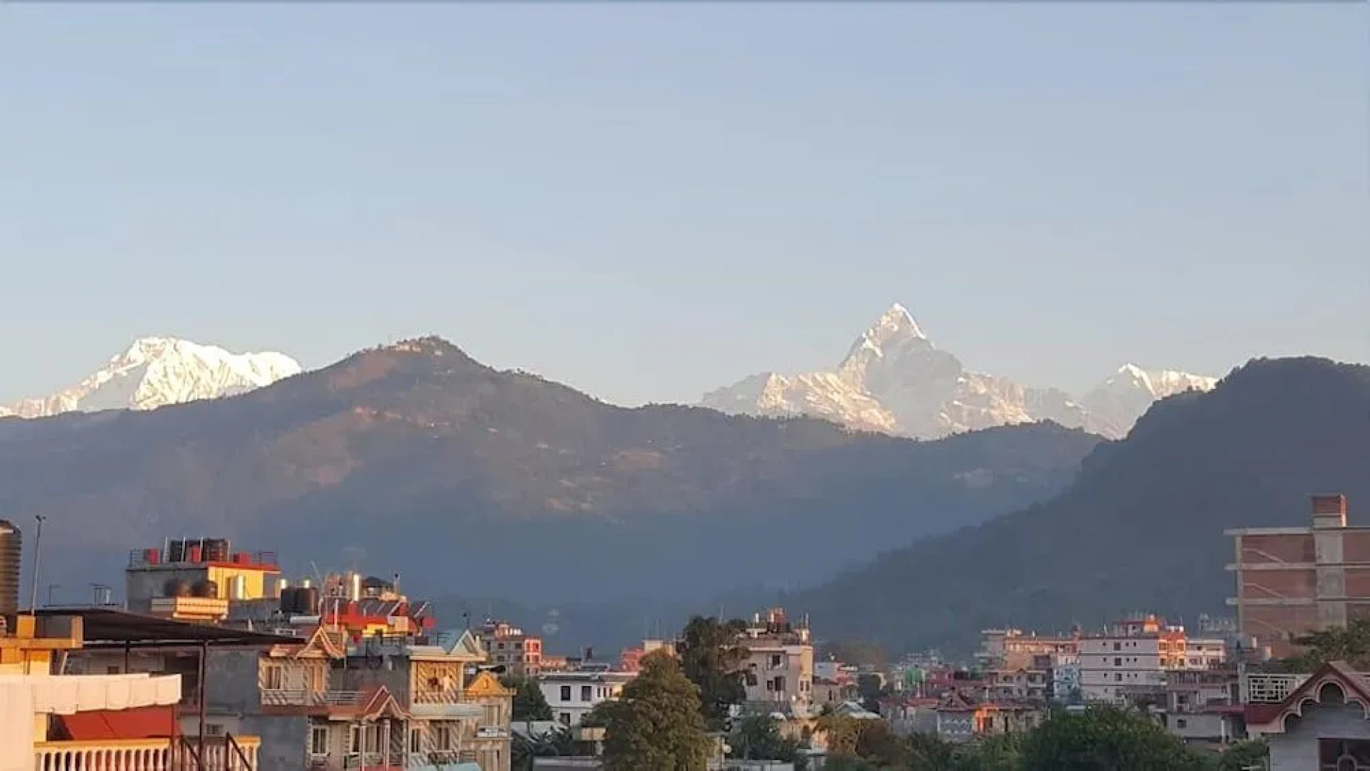 Lakeway Apartments and Rooms