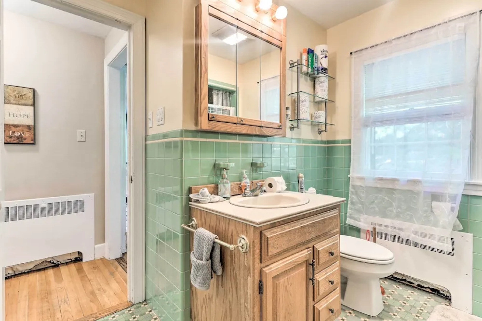 Grand Worcester Getaway w/ Large Private Yard!