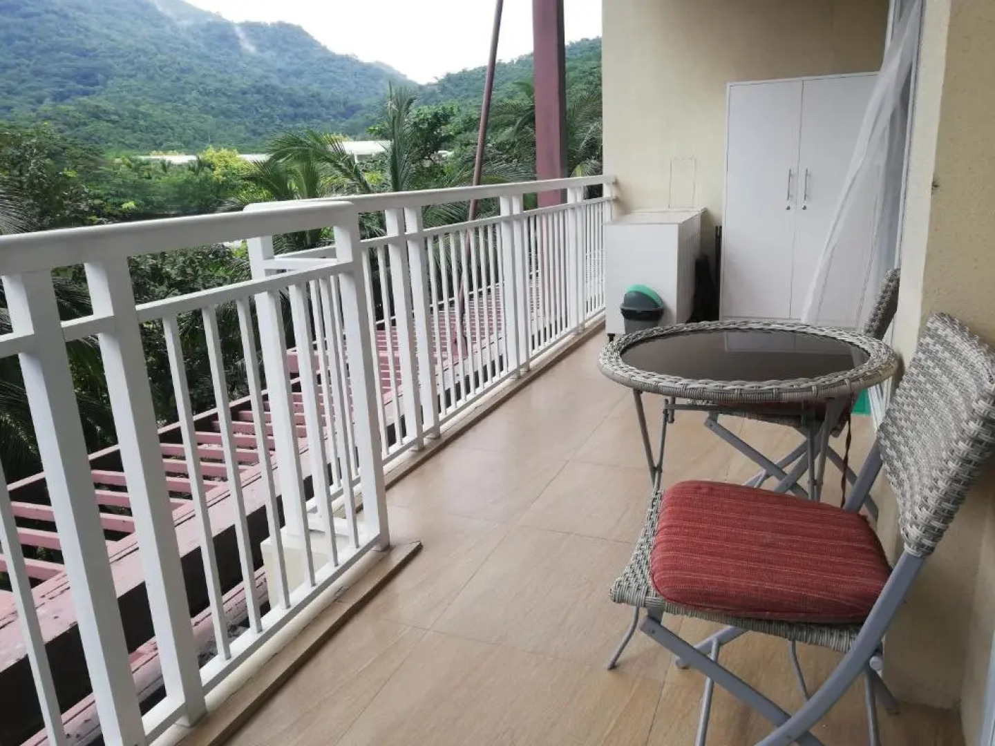 Lagoon view Family Suite in Pico De Loro Cove, Nasugbu