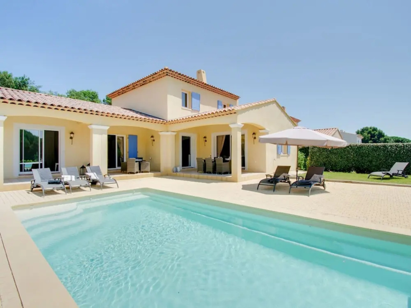 Luxurious Holiday Home in Le Plan-de-la-tour With Pool