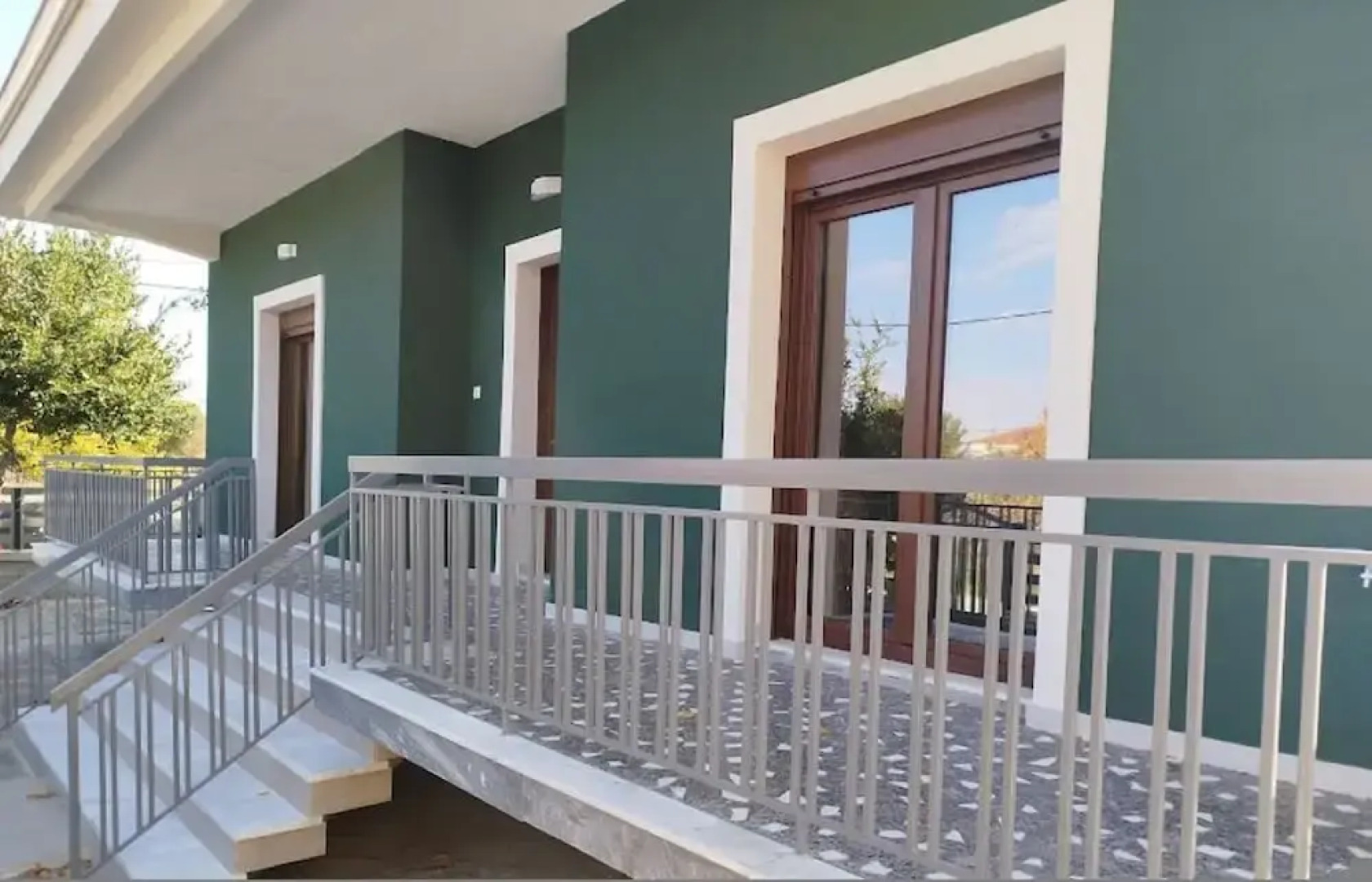 Chistine s Country Cottage