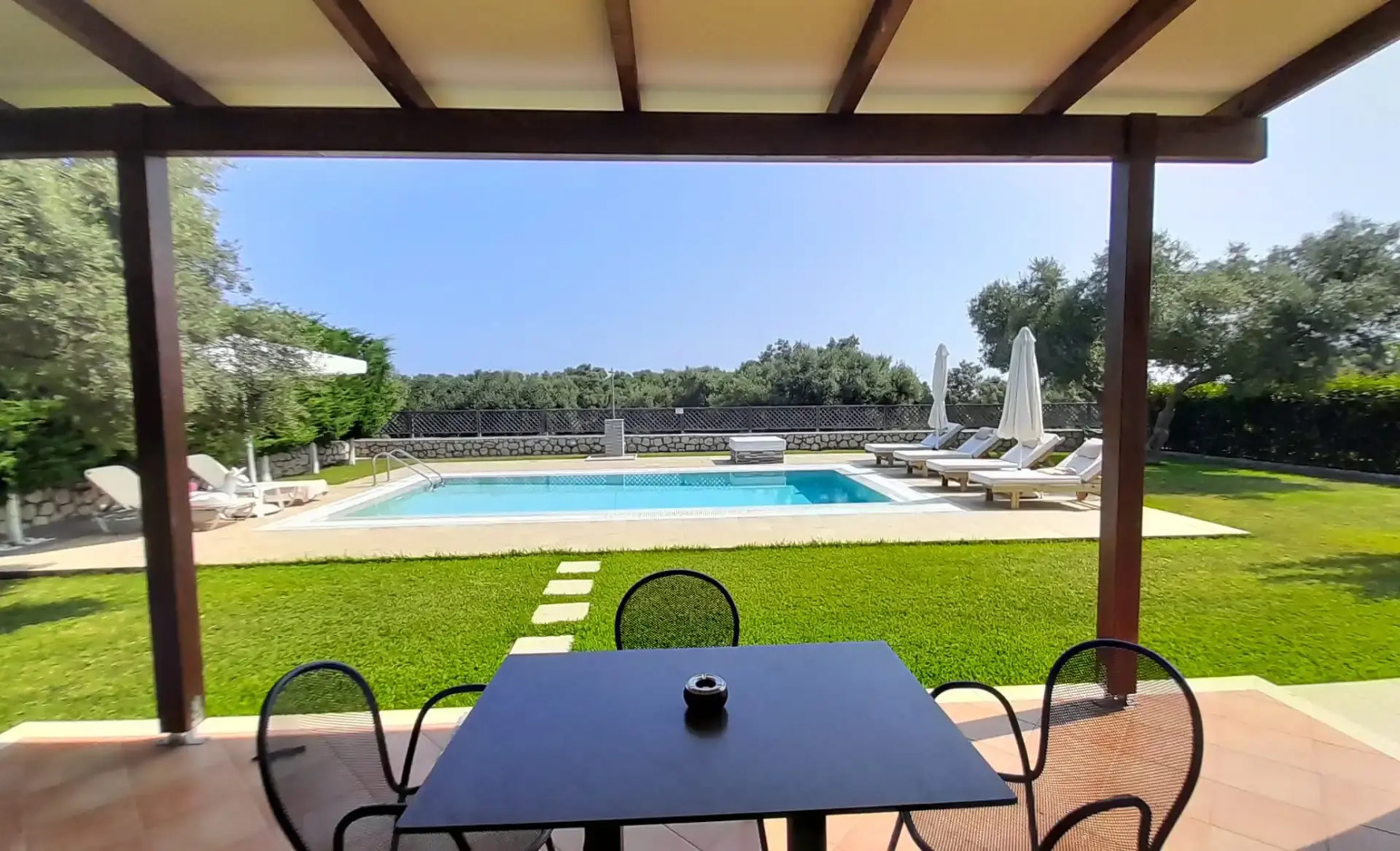 Lefkogea Villas