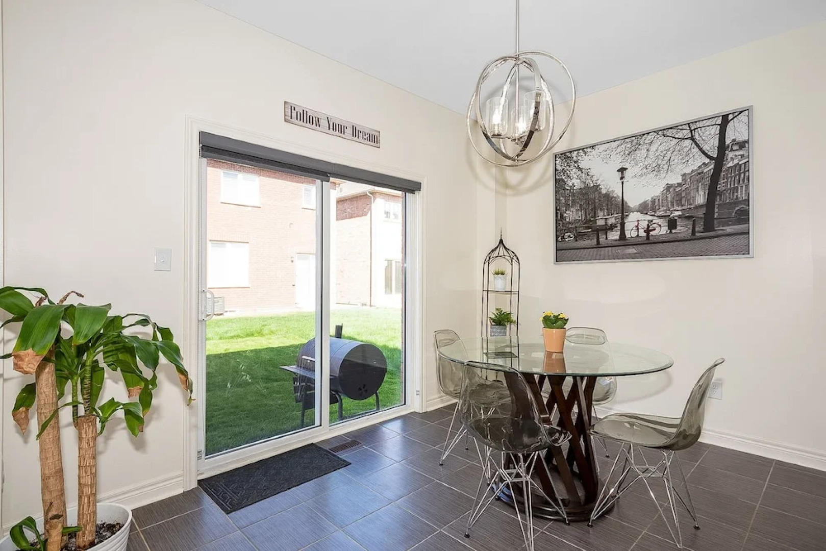 4 bdrms Milton near Toronto and Niagara