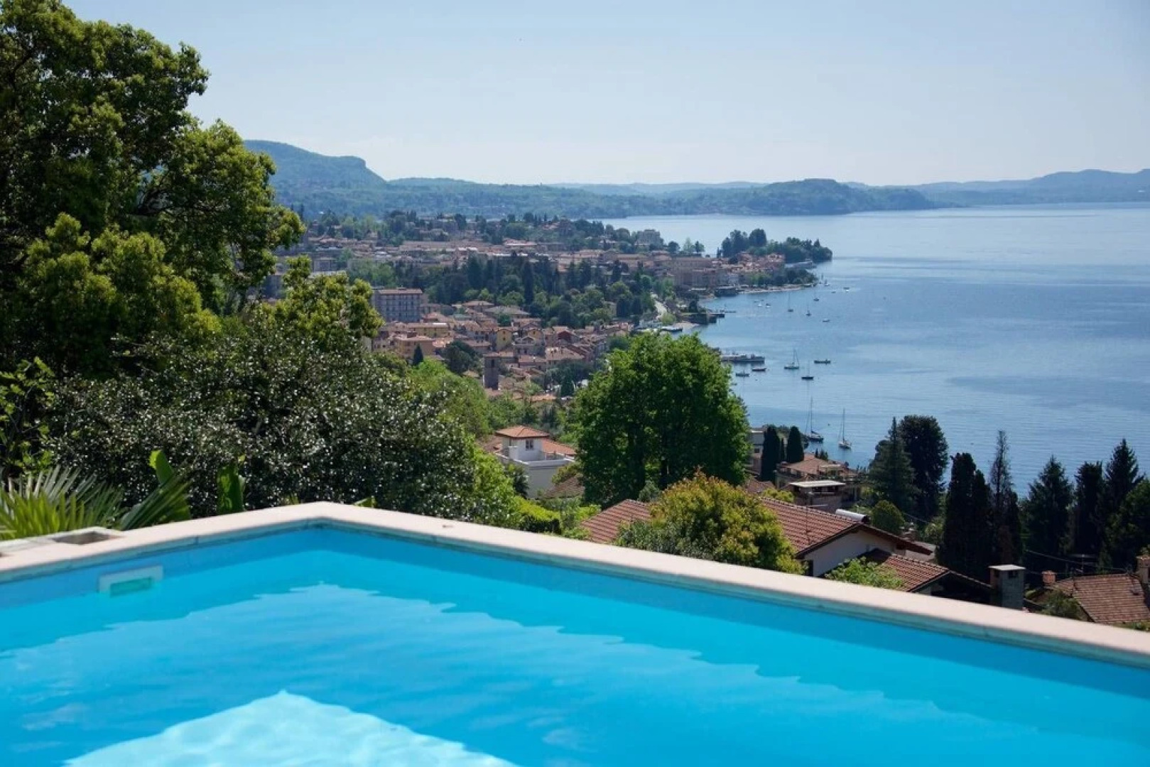 Luxury Italian Lakes Villa With Private Pool, Gym, Bbq, Wifi, Lake Views