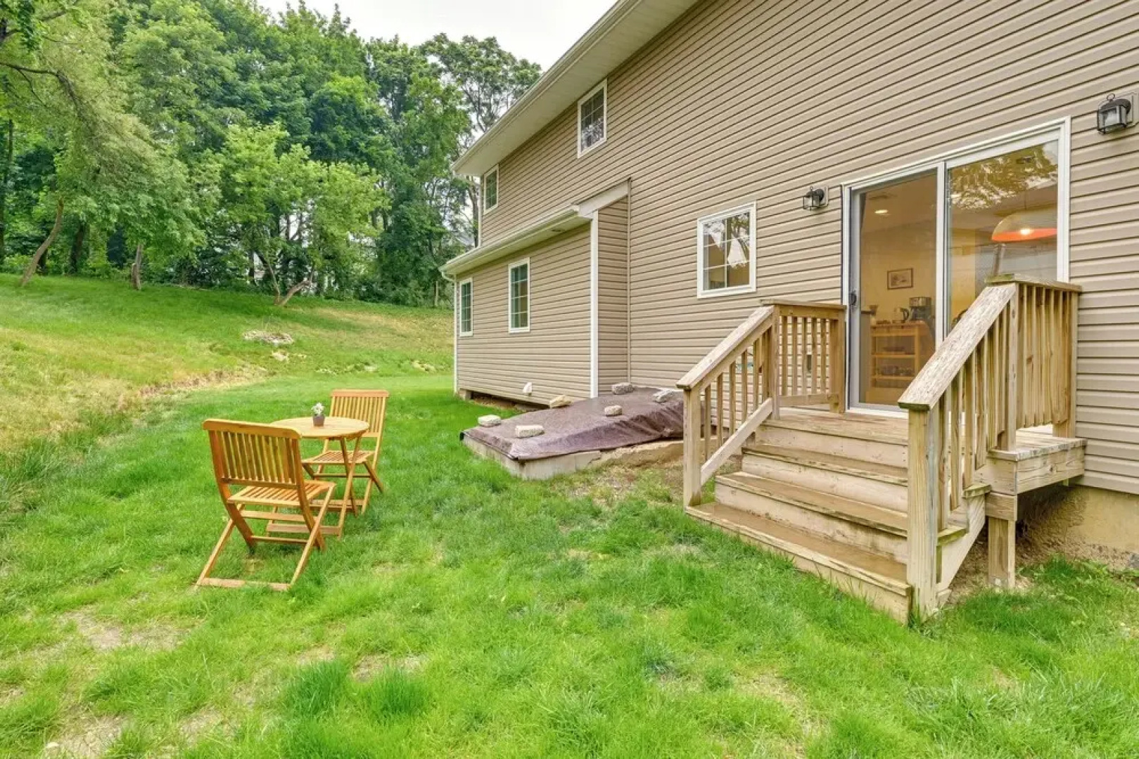 Glen Cove Vacation Rental < 1 Mi to Downtown!