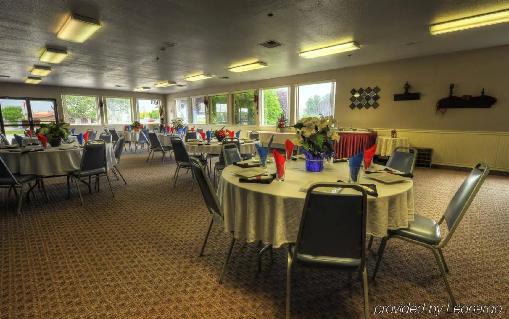 Shilo Inn Suites Hotel - Nampa Suites - Idaho