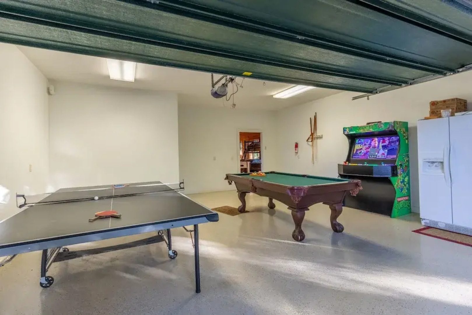 Luxury 4200 Sqft Log Cabin on 50 Acres Sleeps 16