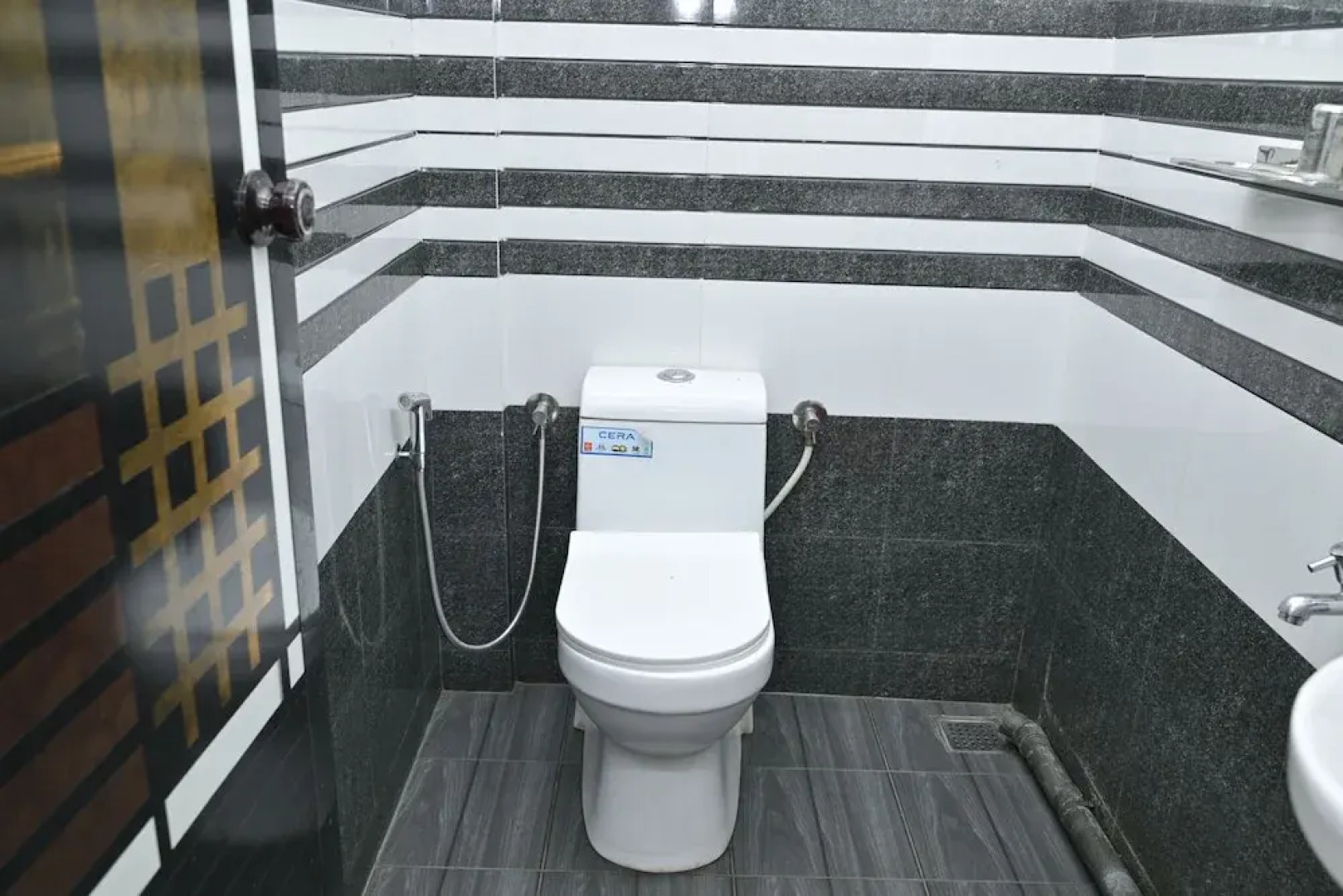 Nirupama Hotel Aluva