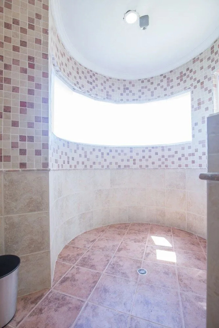 Urantia Boutique Hostel