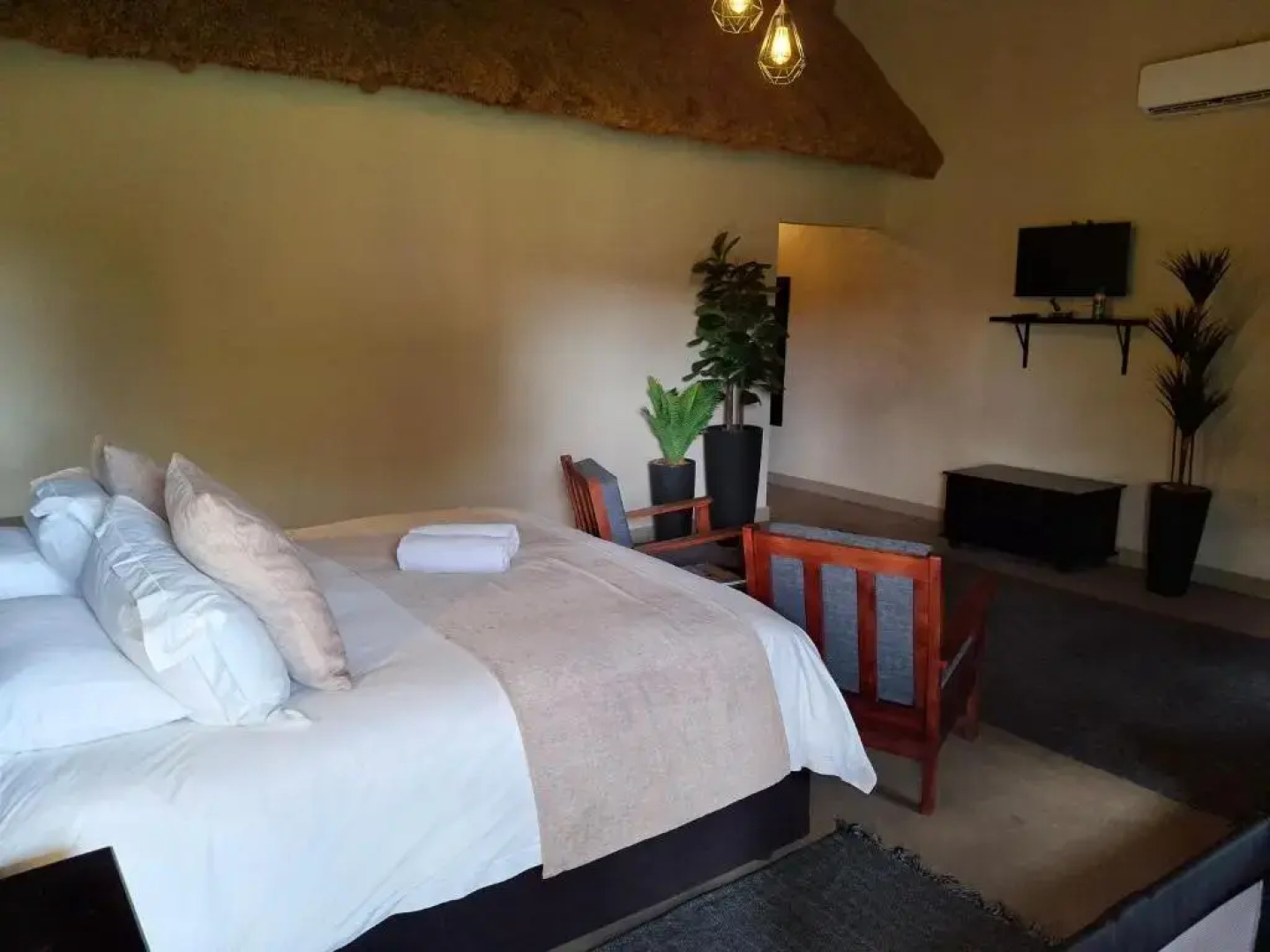 Iphofolo Lodge & Tented Camp
