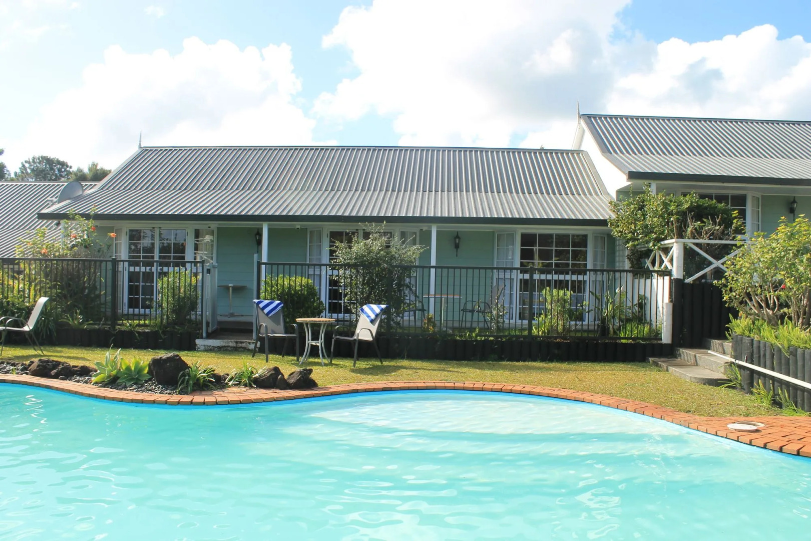 Ash Grove Boutique Motel