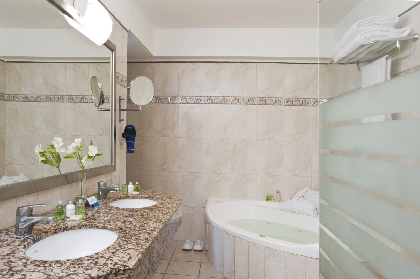 NH Montevideo Columbia