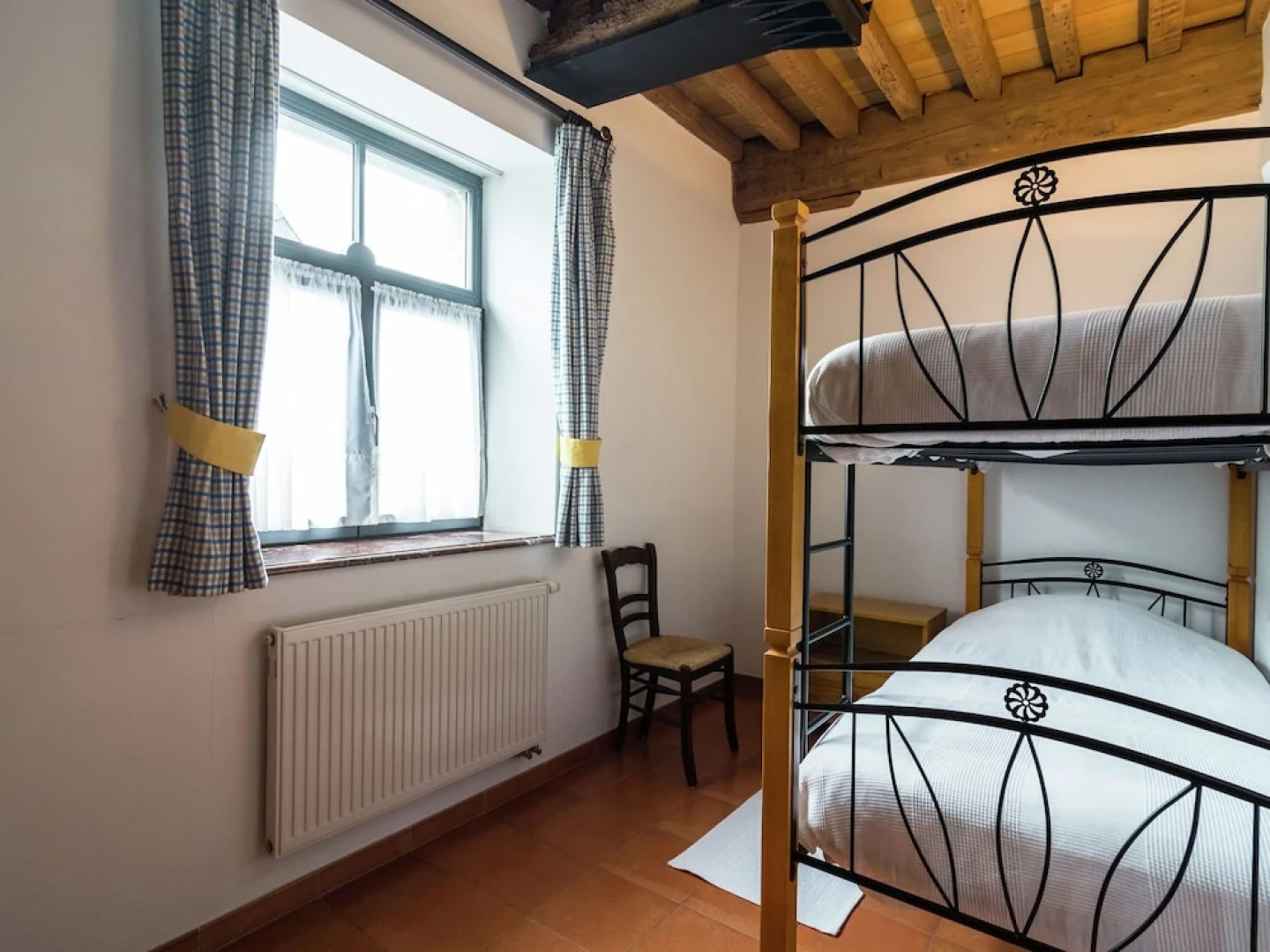 Cozy Holiday Home in Macon with Barbecue