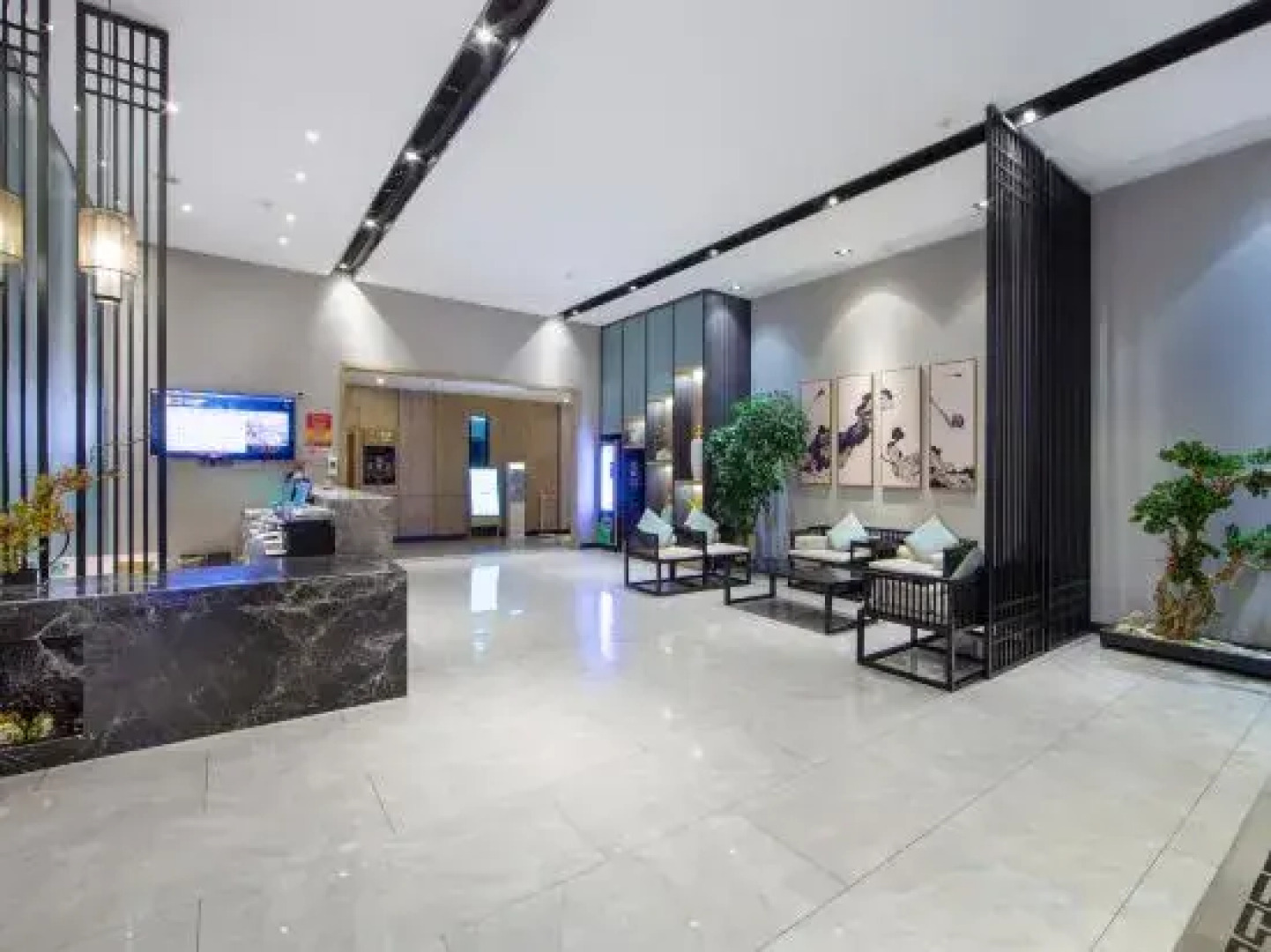 HEBE Xiyin Hotel (Loudi South Station)