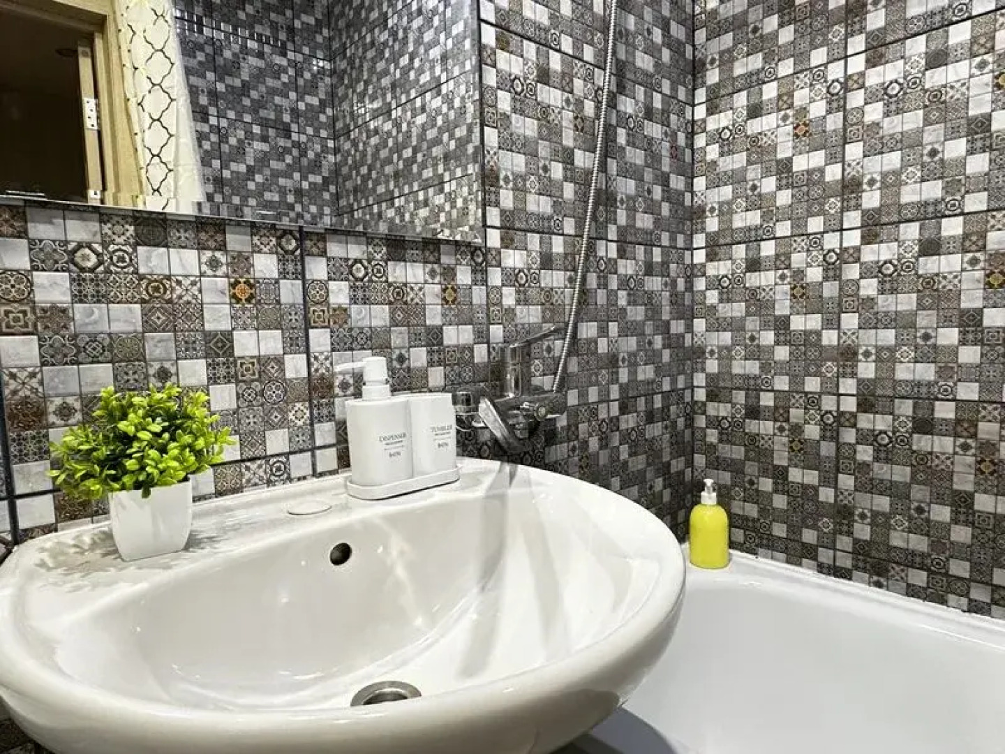 ИзиРент на ул. 40 лет Победы, д. 17 В