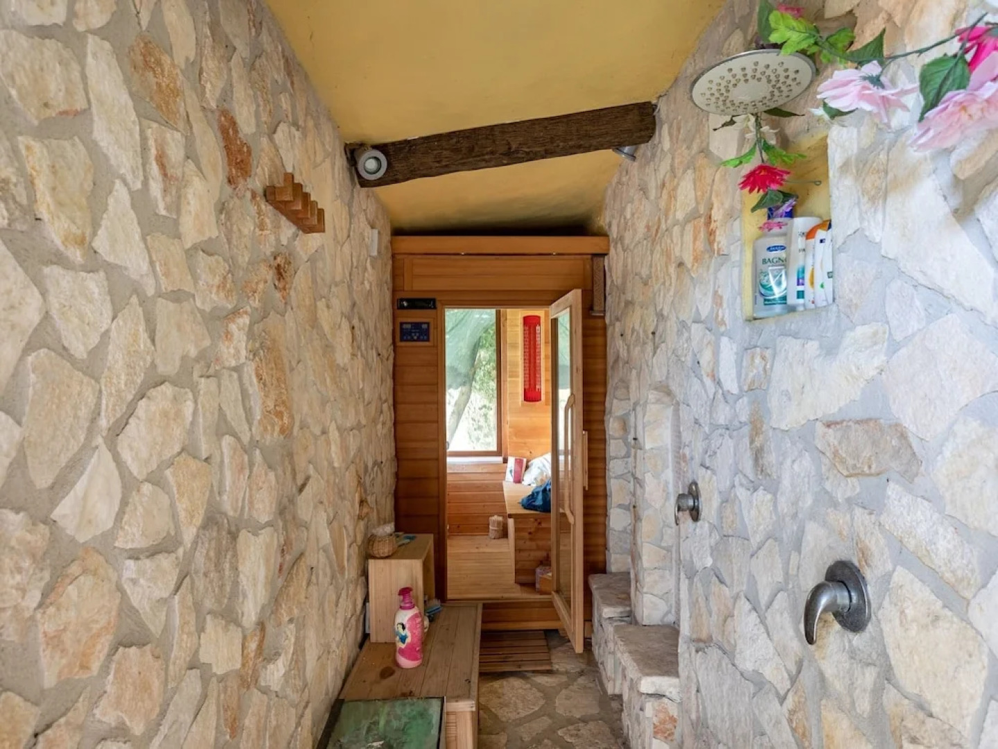 Luxurious Holiday Home in Napoli With Swimming Pool