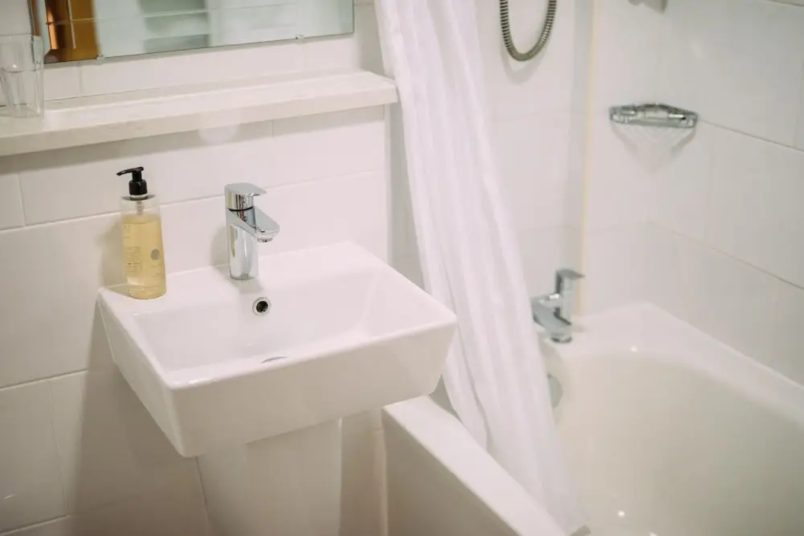 The Valley Hotel & Carriage Gardens