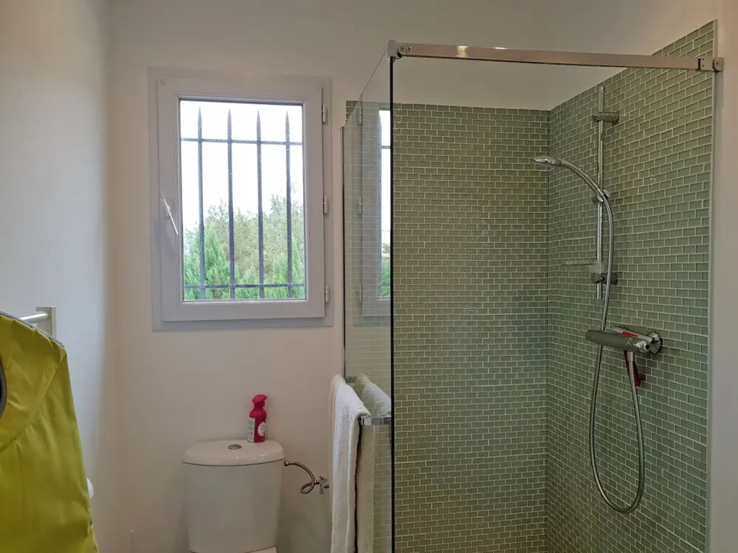 Luxurious Villa in Castillon-du-gard With Outdoor Kitchen